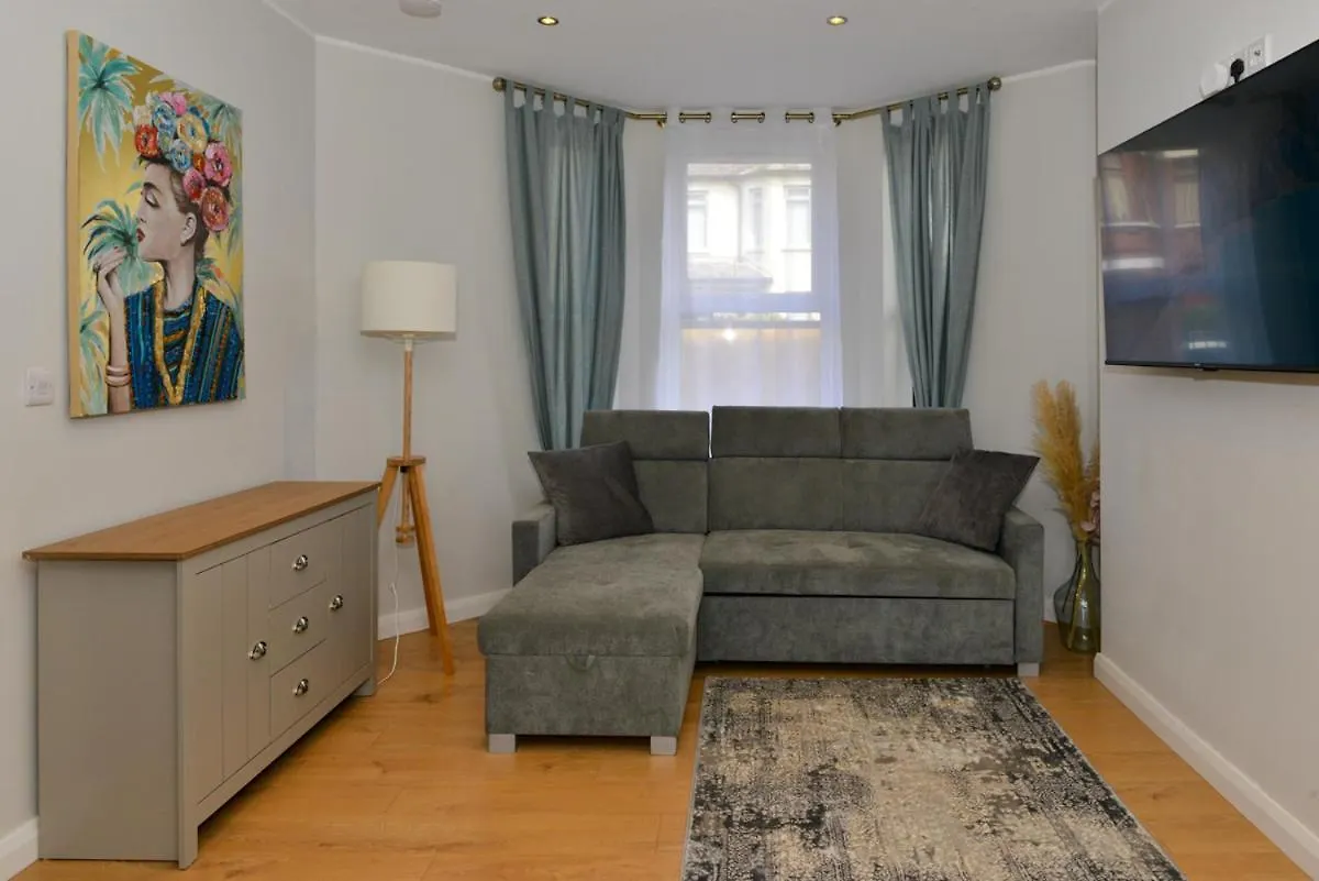Esterville Apartments 1 And 2 Bedrooms Hot Tub Extra Fee 벨파스트