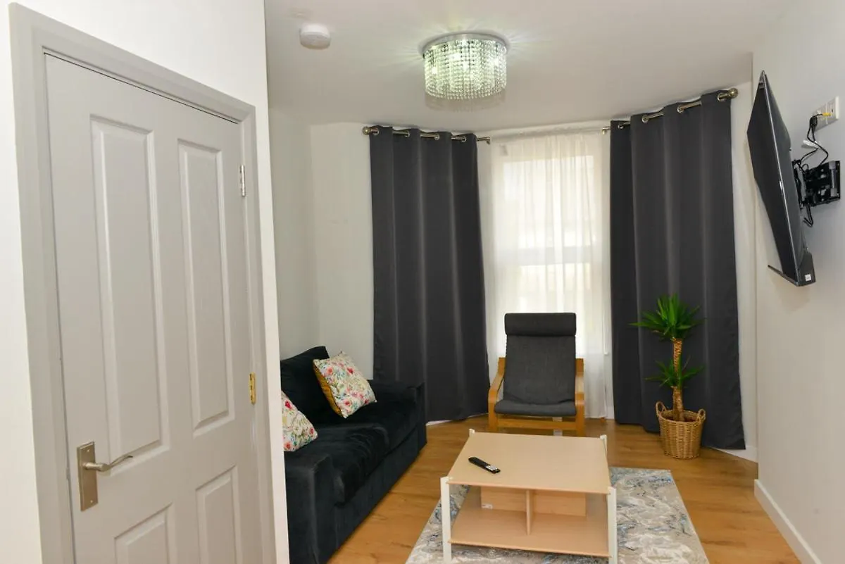 Esterville Apartments 1 And 2 Bedrooms Hot Tub Extra Fee 벨파스트
