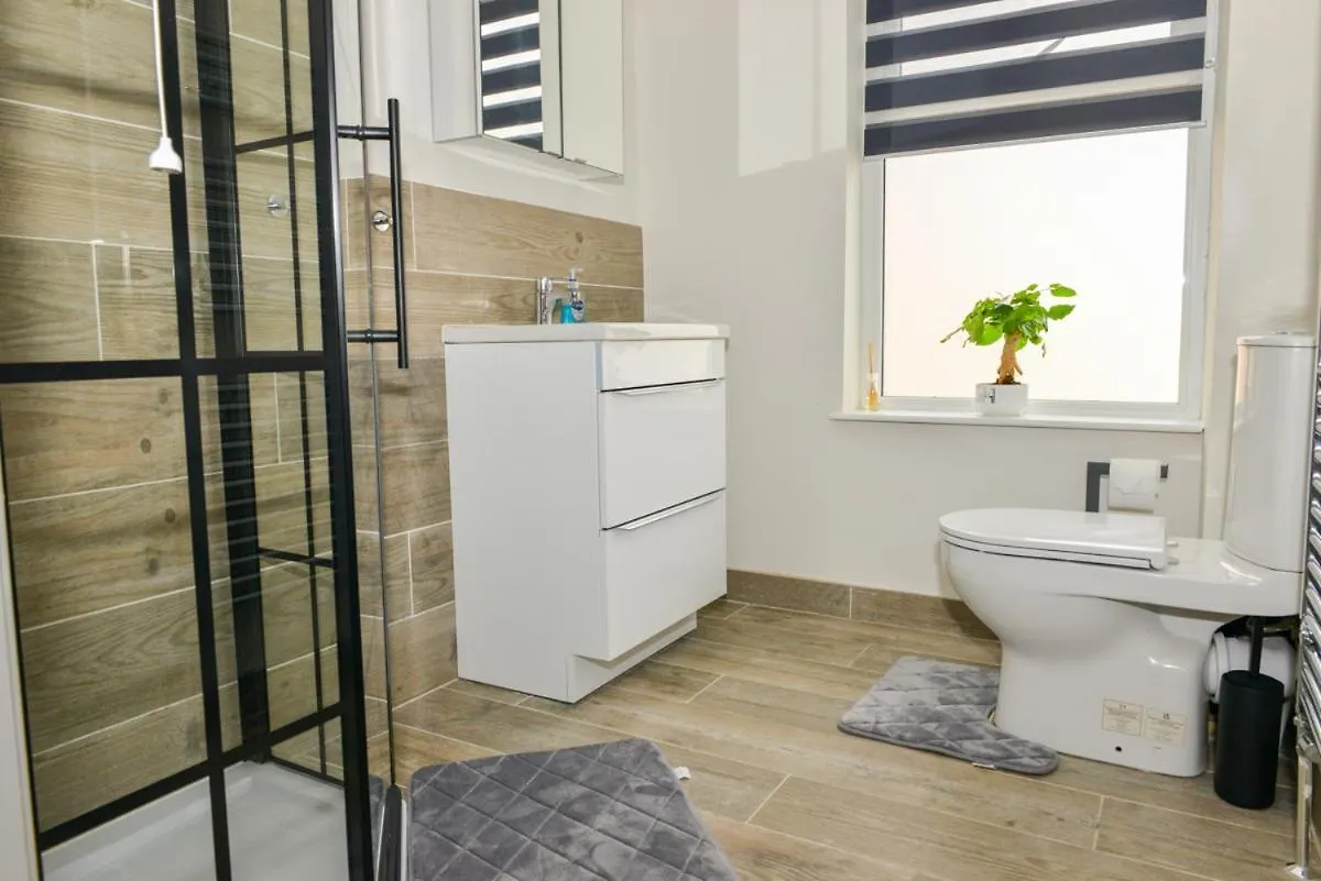 Esterville Apartments 1 And 2 Bedrooms Hot Tub Extra Fee 벨파스트