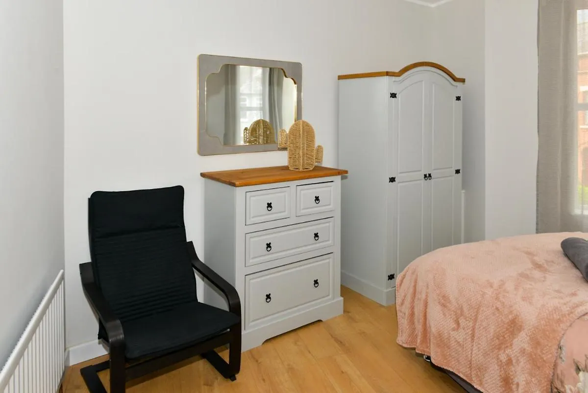 Esterville Apartments 1 And 2 Bedrooms Hot Tub Extra Fee 벨파스트