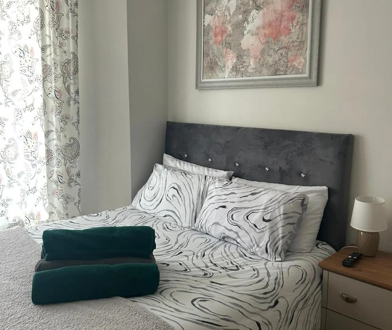 Esterville Apartments 1 And 2 Bedrooms Hot Tub Extra Fee 벨파스트 영국